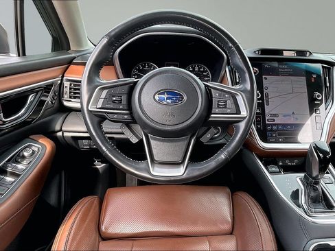 Used 2020 Subaru Outback Touring AWD/4WD image 5