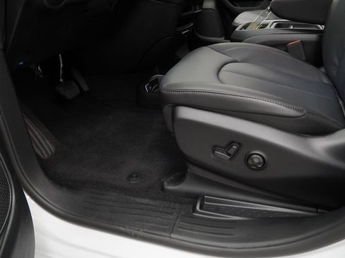New 2027 Chrysler Pacifica Select AWD/4WD image 30