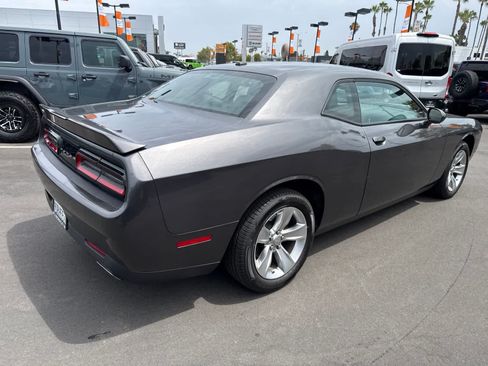 Used 2022 Dodge Challenger SXT RWD image 13