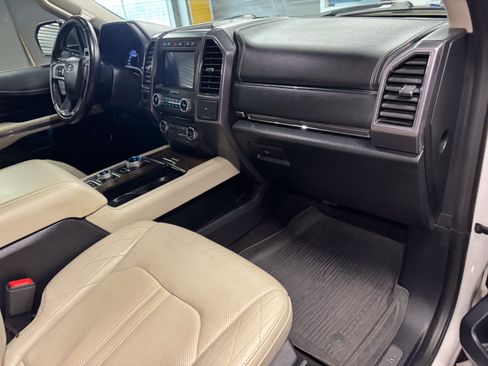 Used 2018 Ford Expedition Platinum AWD/4WD image 13