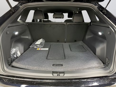 New 2026 Volkswagen Atlas Cross Sport SE image 9