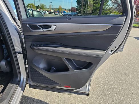 Used 2024 Volkswagen Atlas Cross Sport SE AWD/4WD image 14