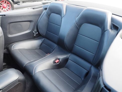 Used 2019 Ford Mustang GT Premium image 13