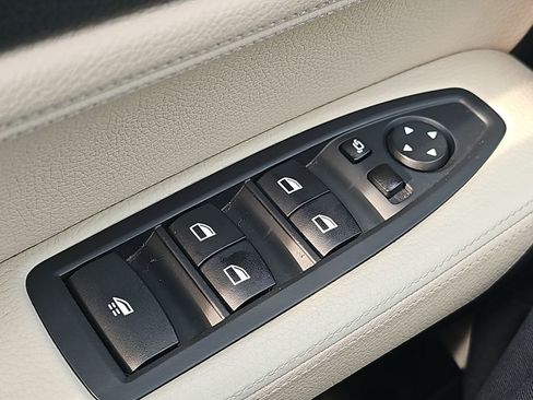 Used 2016 BMW 228i Convertible image 27