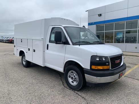 New 2025 GMC Savana 3500 1WT w/ Power Convenience Package image 41
