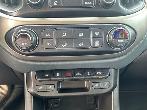 Used 2021 Chevrolet Colorado Z71 AWD/4WD image 27