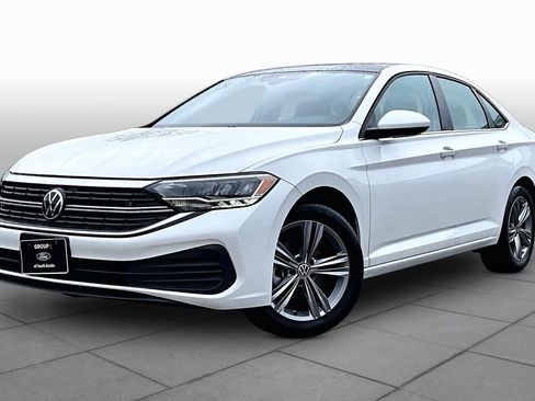 Used 2023 Volkswagen Jetta SE image 34