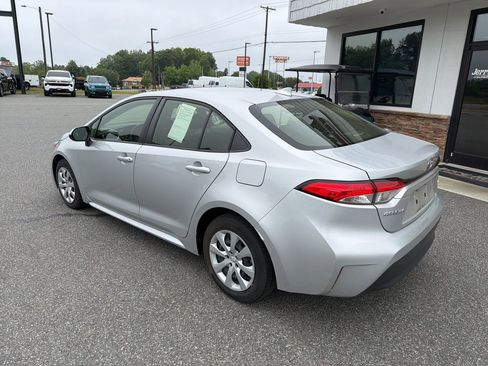 Used 2023 Toyota Corolla LE FWD image 6
