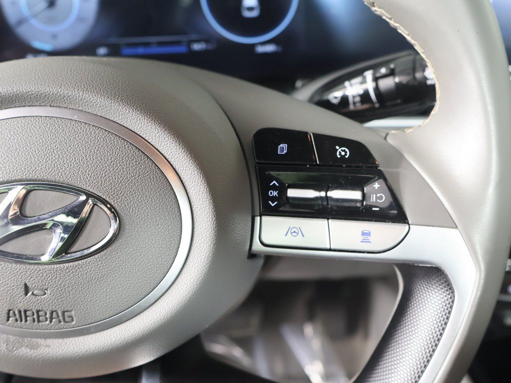 Used 2023 Hyundai Elantra SEL w/ Convenience Package FWD image 40