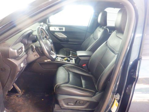 Used 2022 Ford Explorer ST w/ Equipment Group 401A image 5