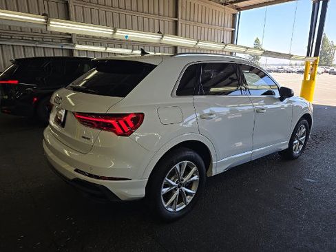 Used 2025 Audi Q3 2.0T Premium AWD/4WD image 2