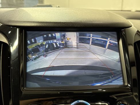 Used 2018 Chevrolet Cruze Premier FWD image 20