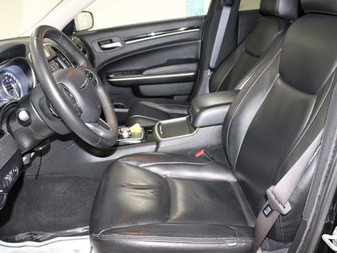 Used 2023 Chrysler 300 Touring AWD/4WD image 19