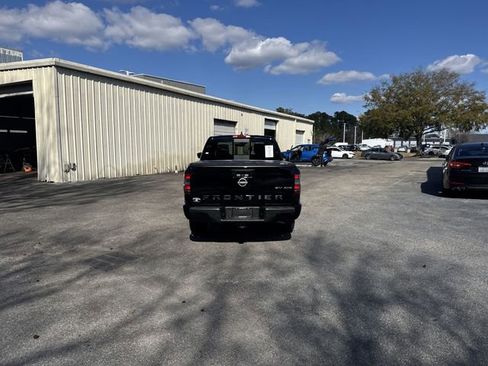 Used 2023 Nissan Frontier SV w/ SV Convenience Package image 6