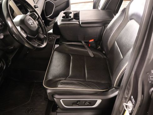 Used 2022 RAM 1500 Laramie AWD/4WD image 12