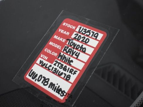 Used 2020 Toyota RAV4 LE image 10