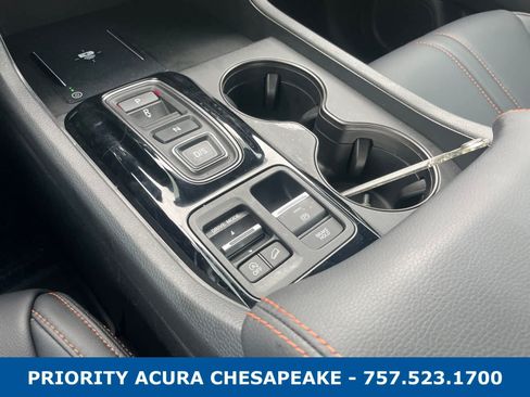 Used 2025 Honda Pilot TrailSport image 21