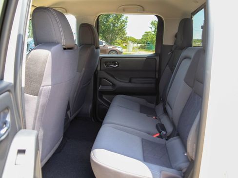Certified 2026 Nissan Frontier SV AWD/4WD image 9