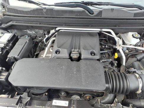 Used 2025 GMC Canyon Elevation image 25