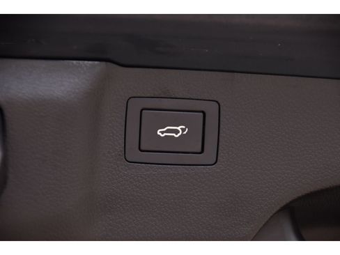 Used 2017 Hyundai Santa Fe SE image 25