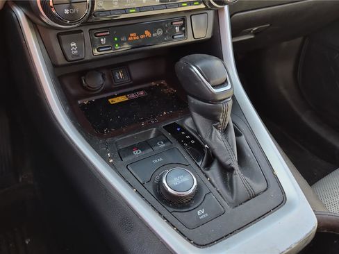 Used 2023 Toyota RAV4 Limited AWD/4WD image 21