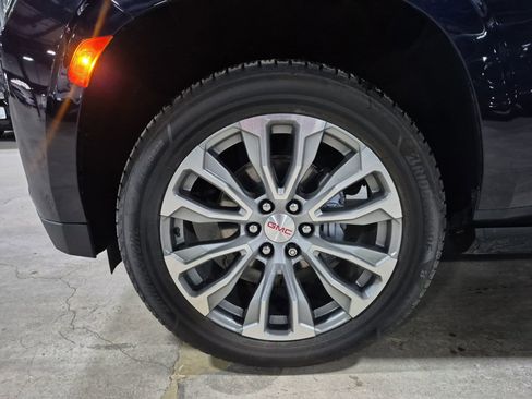 Certified 2021 GMC Yukon Denali w/ Denali Ultimate Package image 35