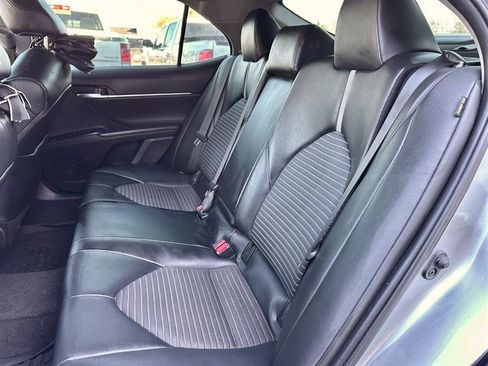 Used 2020 Toyota Camry SE image 21