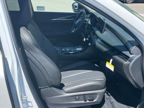 Certified 2026 INFINITI QX60 Luxe w/ Cargo Package FWD image 8