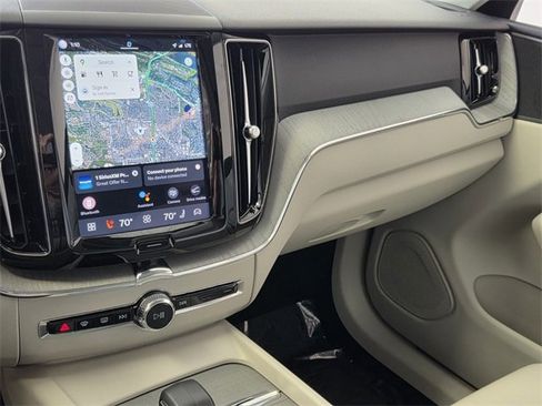 Certified 2024 Volvo XC60 B5 Plus w/ Protection Package Premier image 31