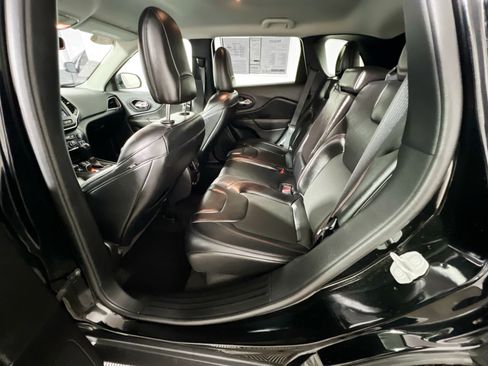 Used 2021 Jeep Cherokee Trailhawk image 28