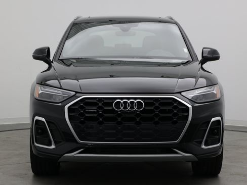 Used 2024 Audi Q5 2.0T Premium Plus w/ Premium Plus Package AWD/4WD image 2