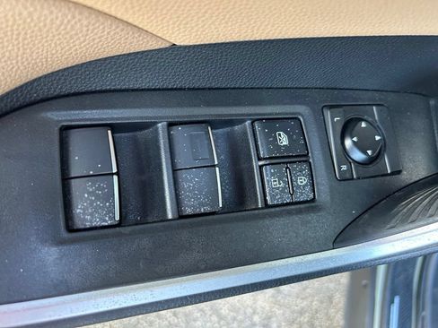 Used 2019 Toyota RAV4 XLE Premium FWD image 17