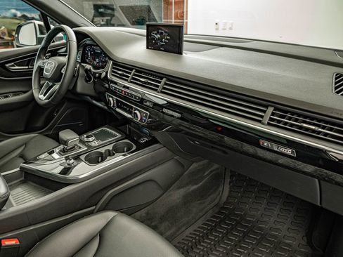 Used 2019 Audi Q7 3.0T Prestige w/ Prestige Package AWD/4WD image 39