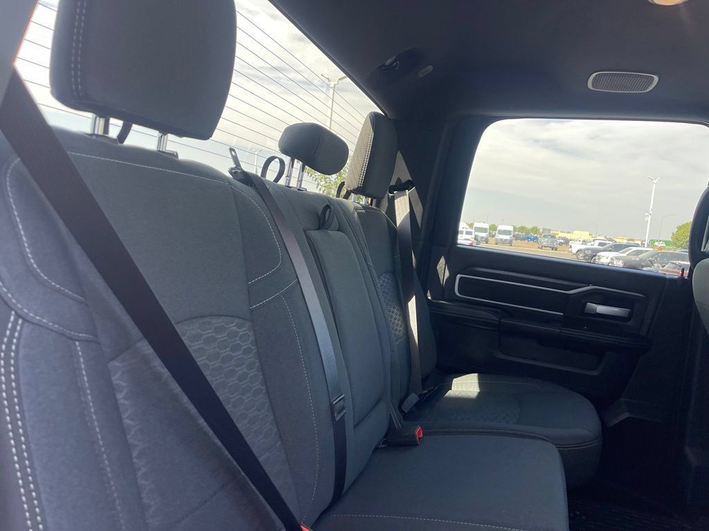 New 2027 RAM 3500 Big Horn AWD/4WD image 11