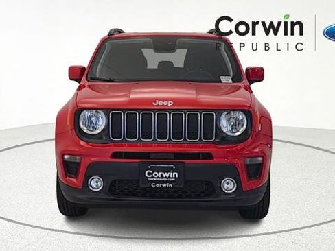 Used 2019 Jeep Renegade Latitude AWD/4WD image 2
