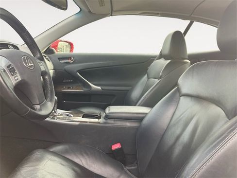 Used 2011 Lexus IS 250C image 9