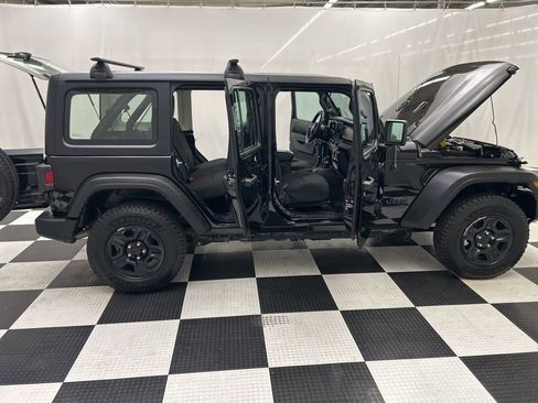 Used 2022 Jeep Wrangler Unlimited Sport image 15