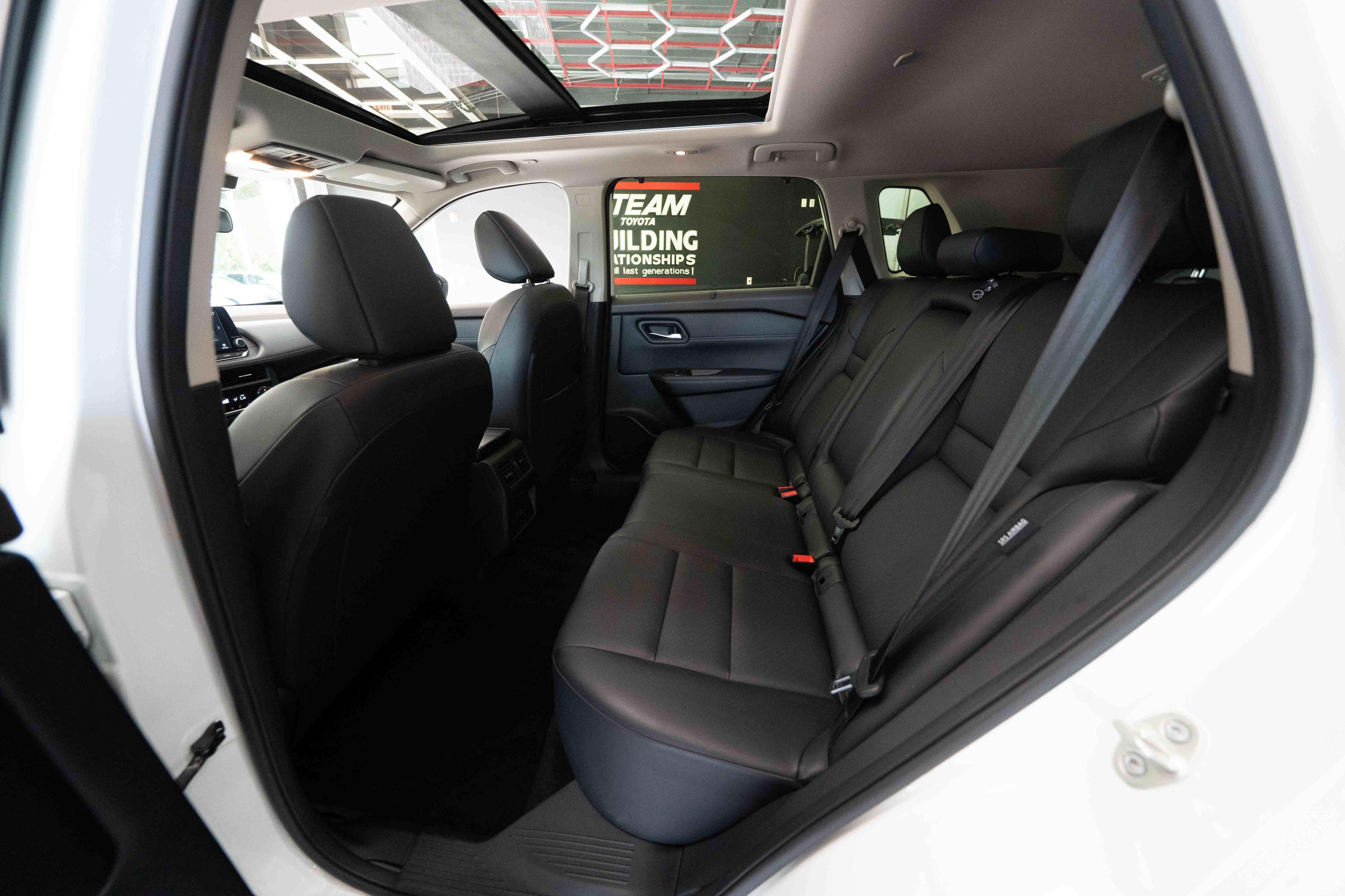 Used 2023 Nissan Rogue SV w/ SV Premium B Package AWD/4WD image 23