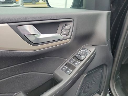 Certified 2021 Ford Escape SE w/ Cold Weather Package image 19