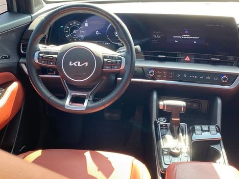 Used 2024 Kia Sportage SX image 8