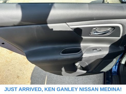 Used 2017 Nissan Altima 2.5 SR FWD image 16