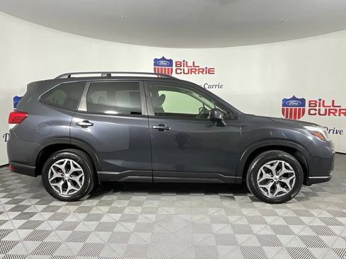 Used 2019 Subaru Forester Premium AWD/4WD image 2