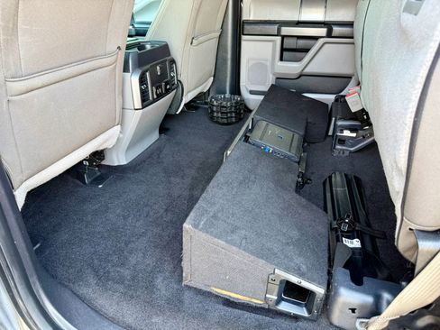 Used 2017 Ford F250 XLT w/ XLT Premium Package AWD/4WD image 32