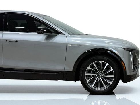 Used 2024 Cadillac Lyriq Sport image 3
