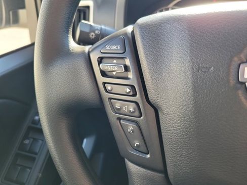 Certified 2025 Nissan Frontier SV image 24