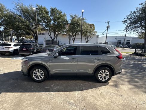 Used 2025 Honda CR-V LX image 3