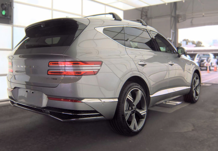 Used 2025 Genesis GV80 3.5T Prestige AWD/4WD image 3