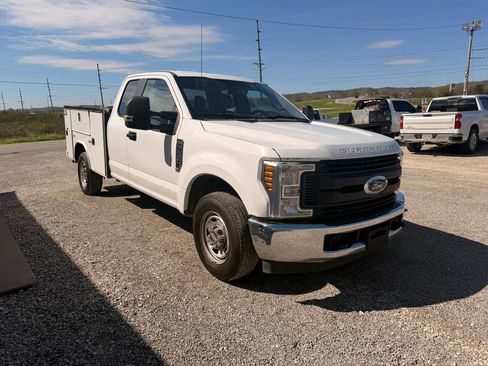 Used 2018 Ford F250 XL w/ Power Equipment Group image 3