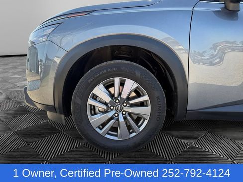 Used 2025 Nissan Pathfinder SV AWD/4WD image 14