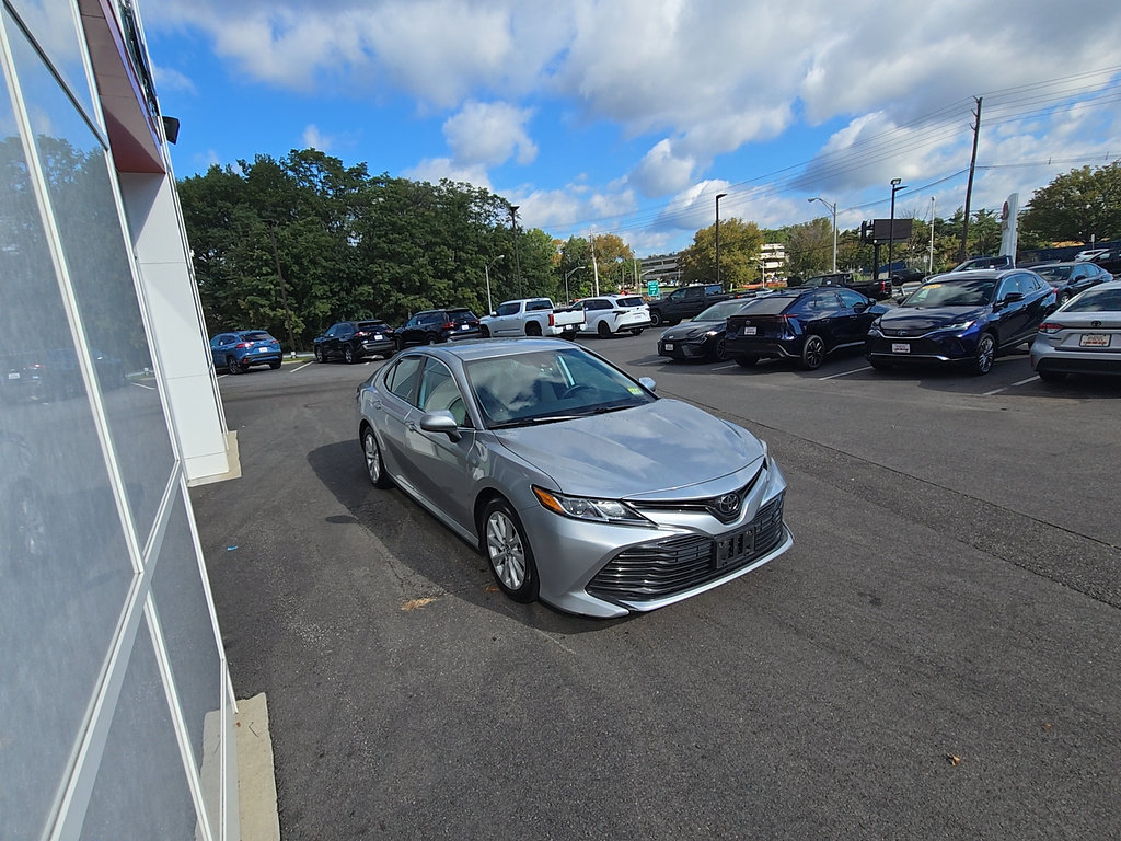 Used 2019 Toyota Camry LE FWD image 3